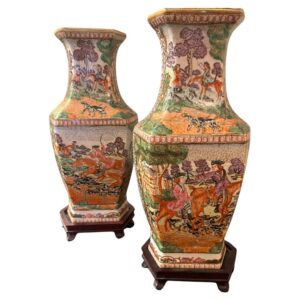 19th Century Pair of Chinese Vases on Stands